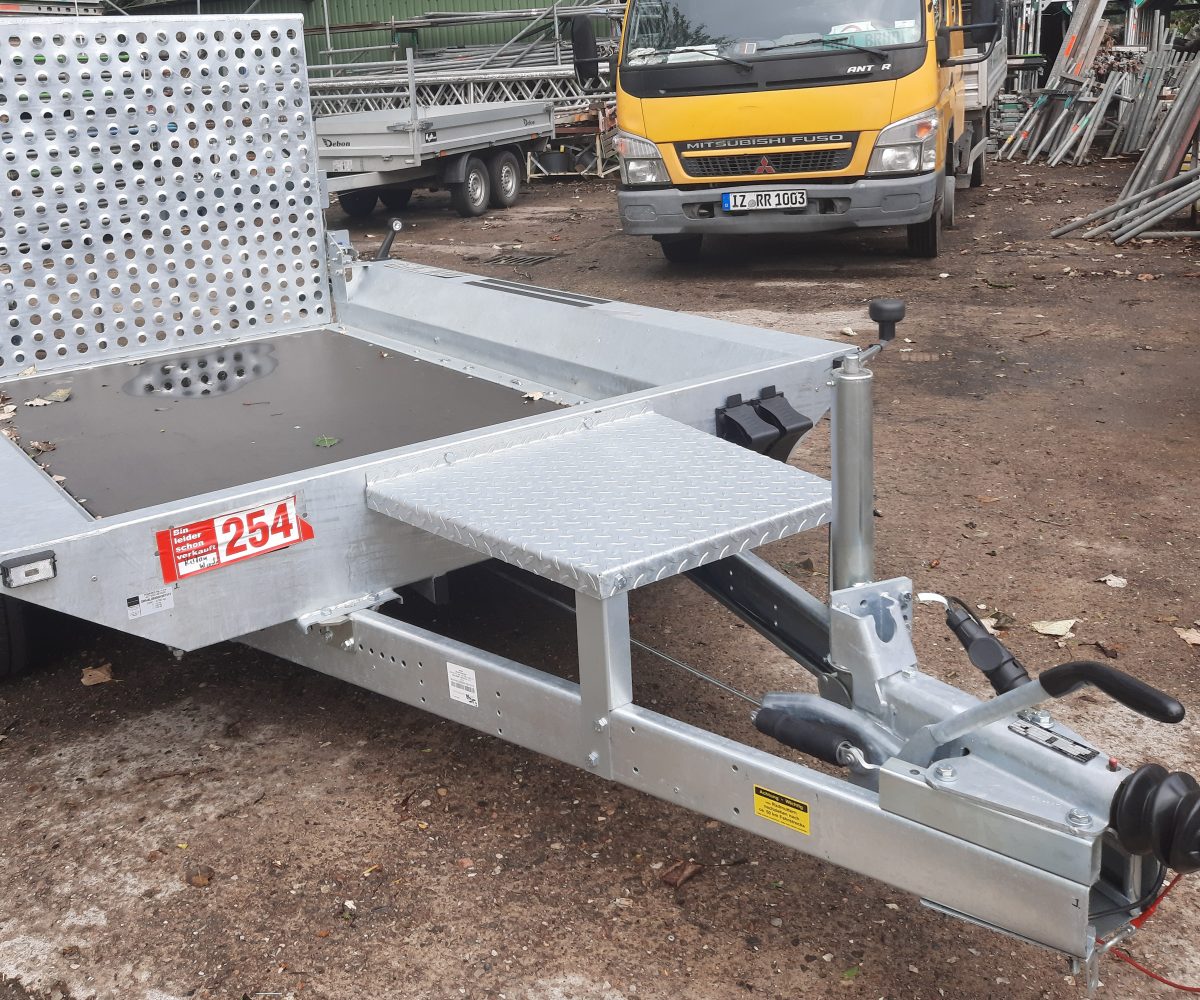 Maschinentrailer Baumaschinen