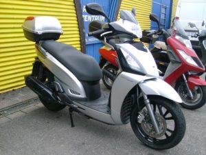 02_Kymco-People-125-GTI-silber-23.03.23-02