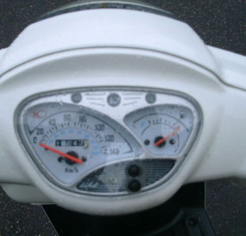 Kymco Like 125 Frische Wartung & Tüv Neu ab Kauf hat 14.643km ist EZ. 07.2009