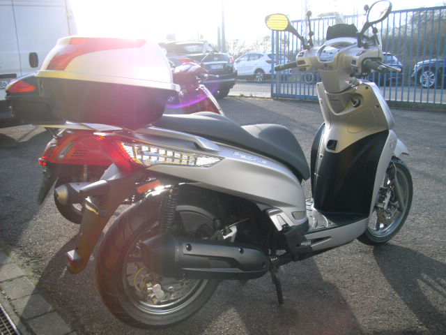People GT 125 Silbermatt Nur 6.959km Ez.04.2017 Neue Batterie & Öl