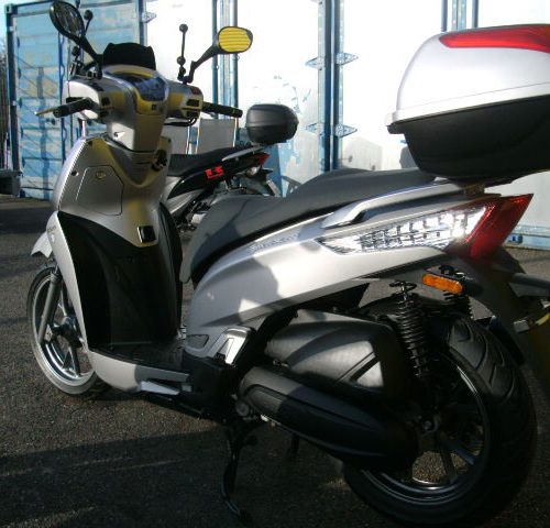 People GT 125 Silbermatt Nur 6.959km Ez.04.2017 Neue Batterie & Öl