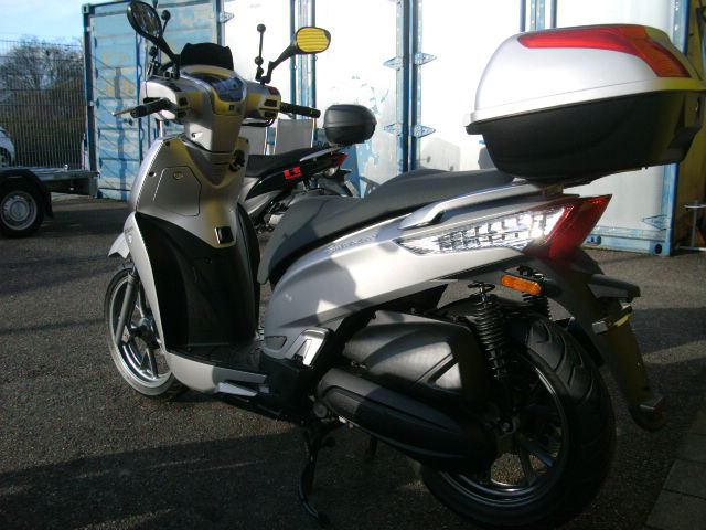 People GT 125 Silbermatt Nur 6.959km Ez.04.2017 Neue Batterie & Öl