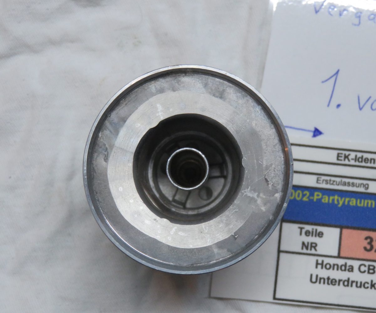 Honda CB900 Boldor SC01 Unterdruckkolben Text lesen Kennung 3239 VHB