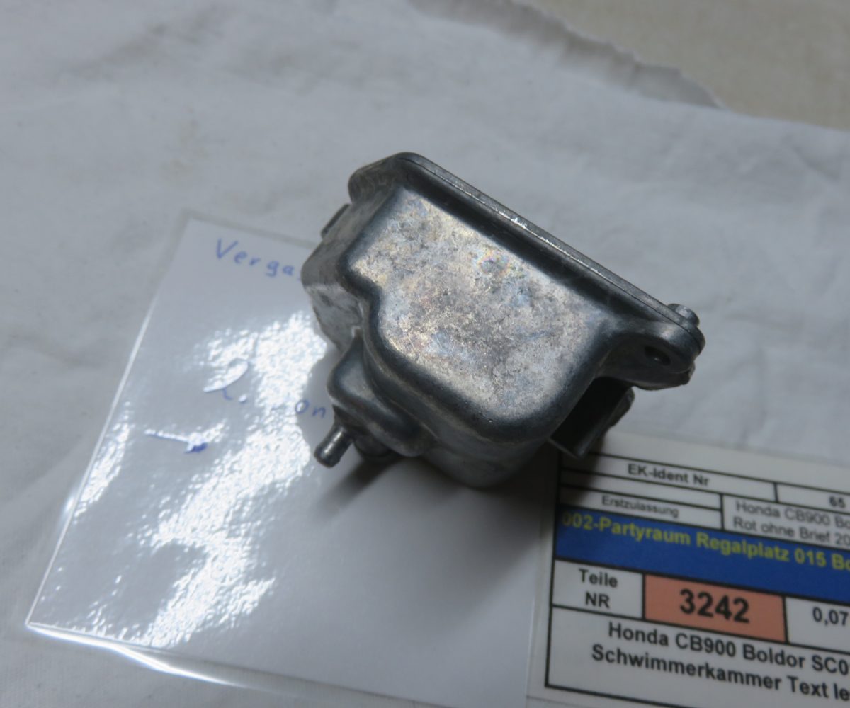 Honda CB900 Boldor SC01 Schwimmerkammer Text lesen Kennung 3242 VHB