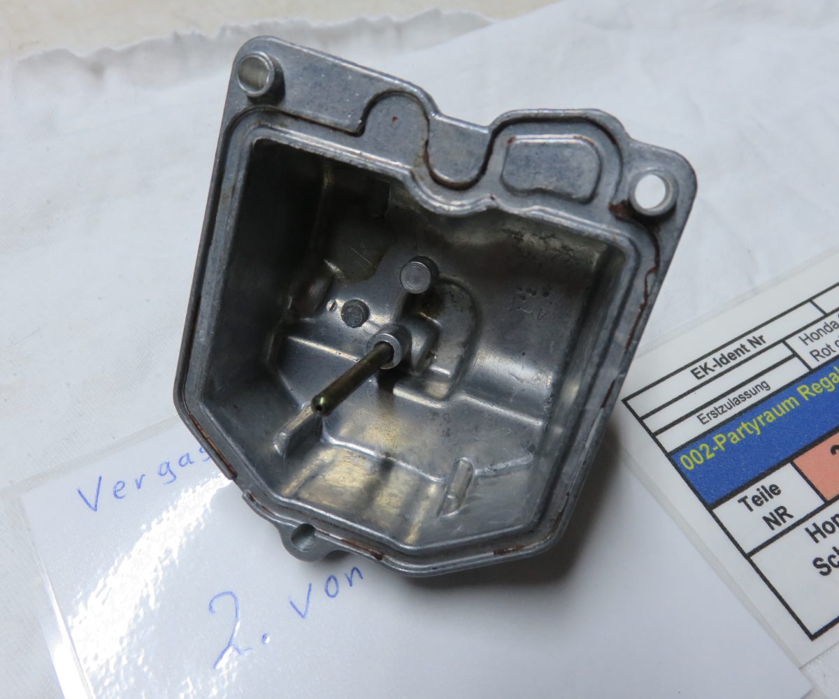 Honda CB900 Boldor SC01 Schwimmerkammer Text lesen Kennung 3242 VHB