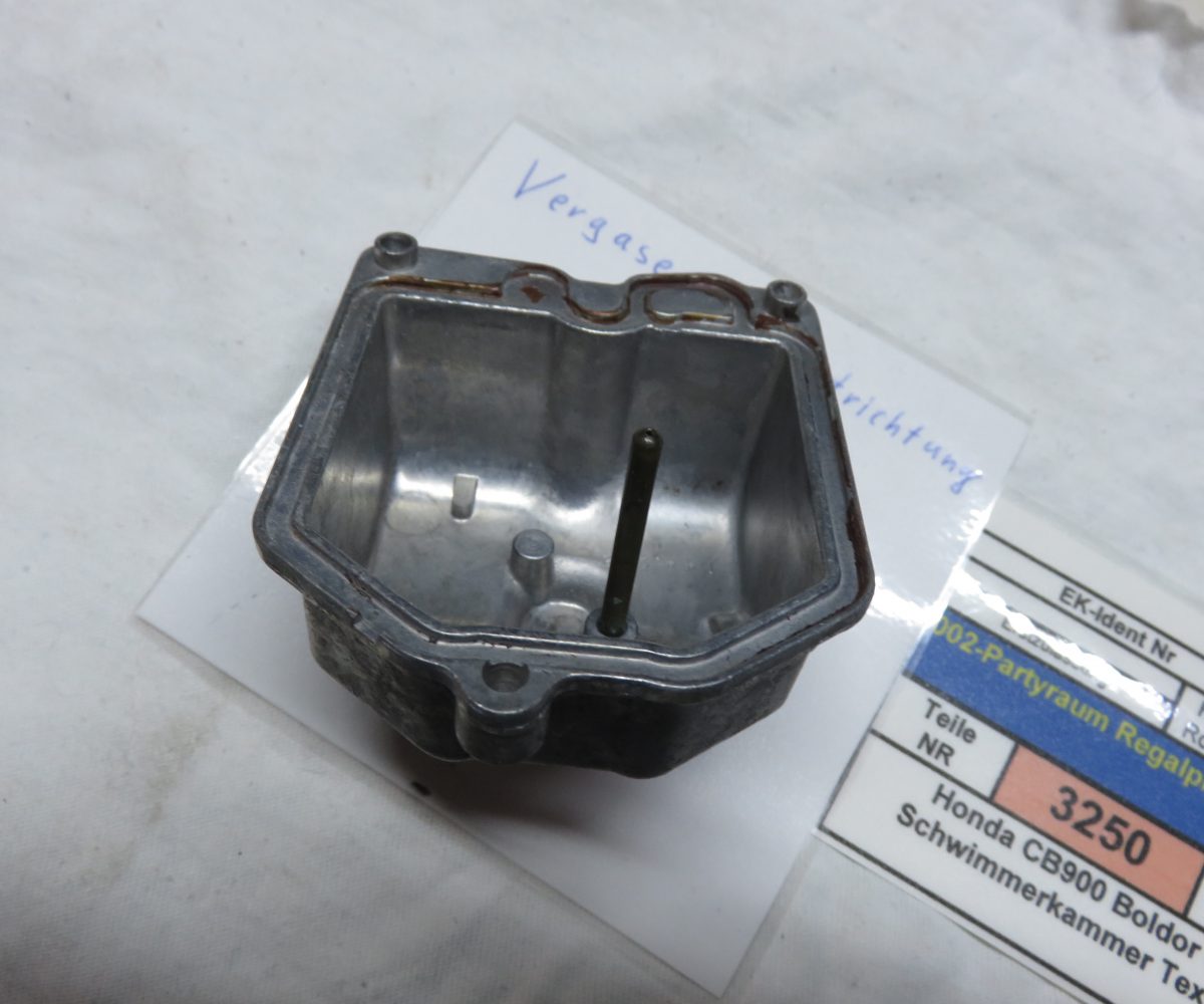 Honda CB900 Boldor SC01 Schwimmerkammer Text lesen Kennung 3250 VHB