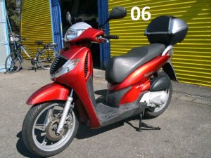 01_Honda-SH-125-rot-19.03.25-01