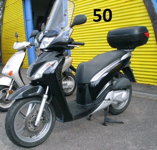 Honda Sh 125 i Großes Windschild & Topcase 21.369km Ez. 05.2010 Tüv 08.2026 Frische Wartung