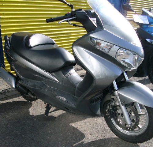 Suzuki Burgman 125 Scheckheft gepflegt bei Suzuki Frische Wartung 15.311km