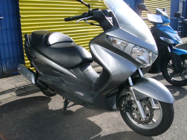 Suzuki Burgman 125 Scheckheft gepflegt bei Suzuki Frische Wartung 15.311km