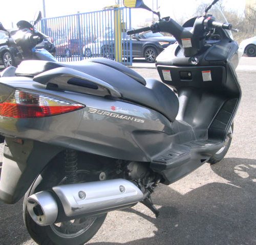 Suzuki Burgman 125 Scheckheft gepflegt bei Suzuki Frische Wartung 15.311km