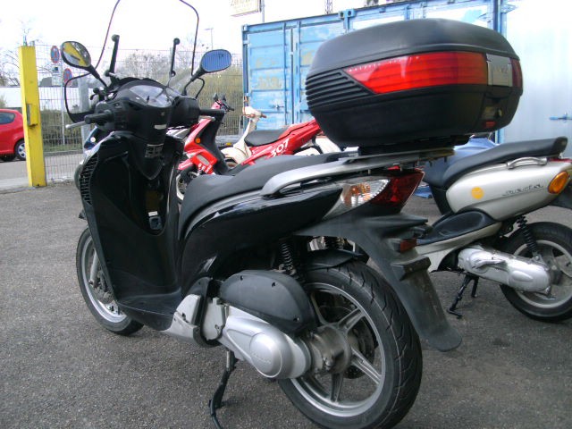 Honda Sh 125 i Großes Windschild & Topcase 21.369km Ez. 05.2010 Tüv 08.2026 Frische Wartung