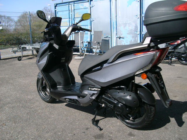 Kymco New Grand Dink 50 Gdink Nur 3.052km Ez. 12.2015 Großes Topcase