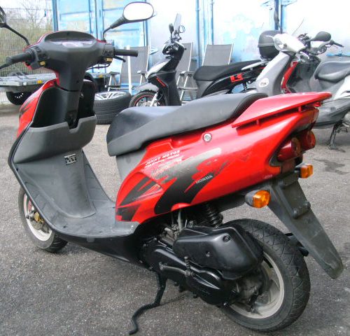 Honda SFX 50 2T 15.334km Ez. 05.1997 Neuer Auspuff