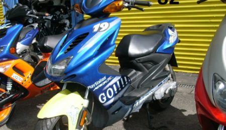 11_Yamaha-Aerox-50-blau-schwarz-gelb-11.03.25-01