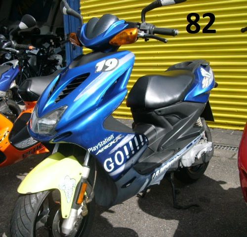 Yamaha Aerox 50 2T Sondermodell Tech3 hat 12.487km Mofa & 45er Papiere Frische Große Wartung