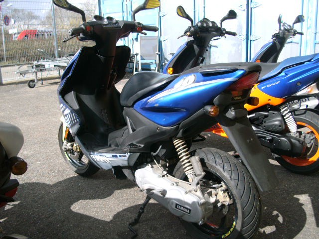 Yamaha Aerox 50 2T Sondermodell Tech3 hat 12.487km Mofa & 45er Papiere Frische Große Wartung