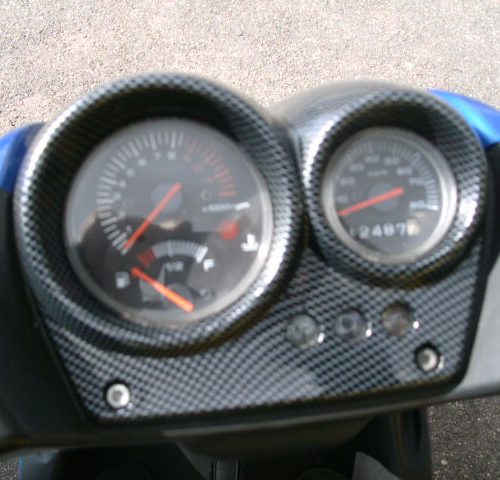 Yamaha Aerox 50 2T Sondermodell Tech3 hat 12.487km Mofa & 45er Papiere Frische Große Wartung
