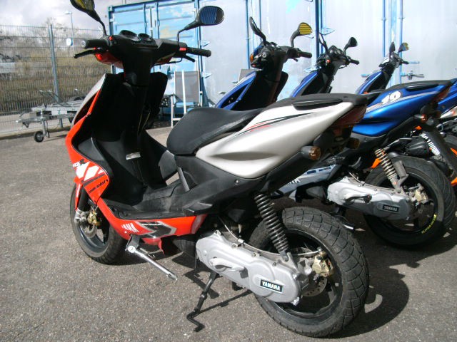 Yamaha aerox 50 2T Frische Große Wartung hat 11.611km EZ.09.2009