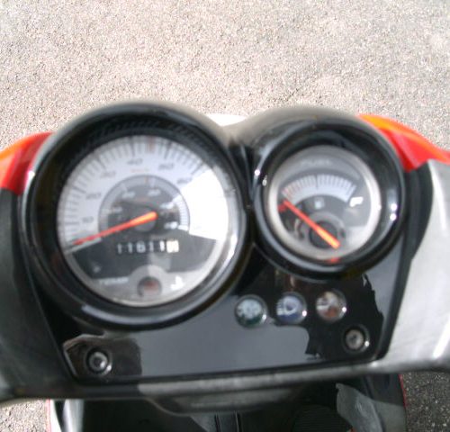 Yamaha aerox 50 2T Frische Große Wartung hat 11.611km EZ.09.2009