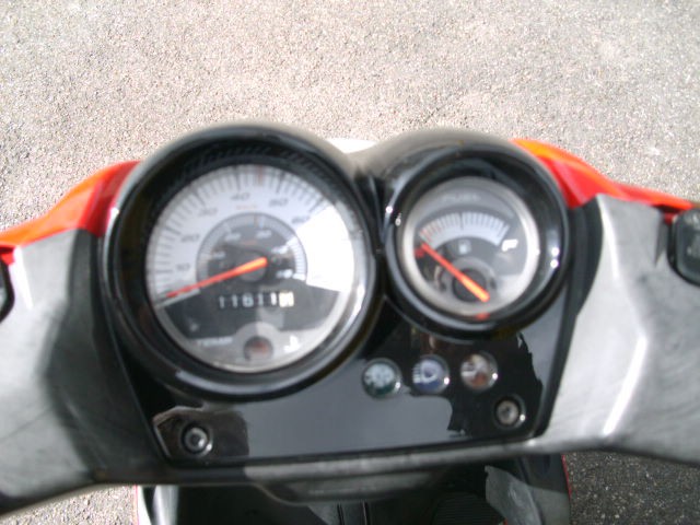 Yamaha aerox 50 2T Frische Große Wartung hat 11.611km EZ.09.2009