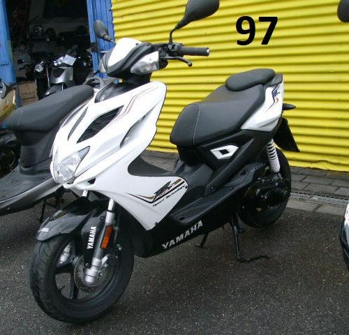 Yamaha Aerox 4 50 2T TOP ZUSTAND 7.841km Ez. 03.2017