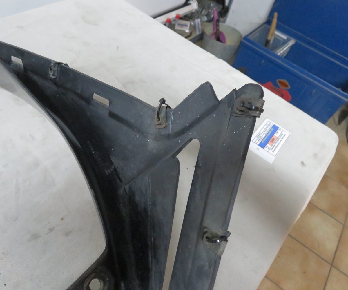 Kawasaki GPZ1000RX-ZX1000 Bugverkleidung vorne Text lesen Kennung 3265 Preis VHB