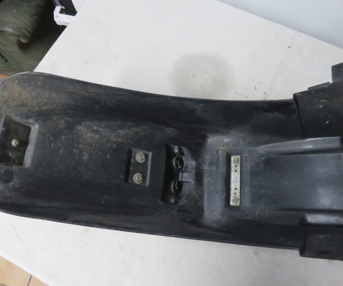 Kawasaki GPZ1000RX-ZX1000 Hinterradschutzblech Endstück Text lesen Kennung 3270 Preis VHB