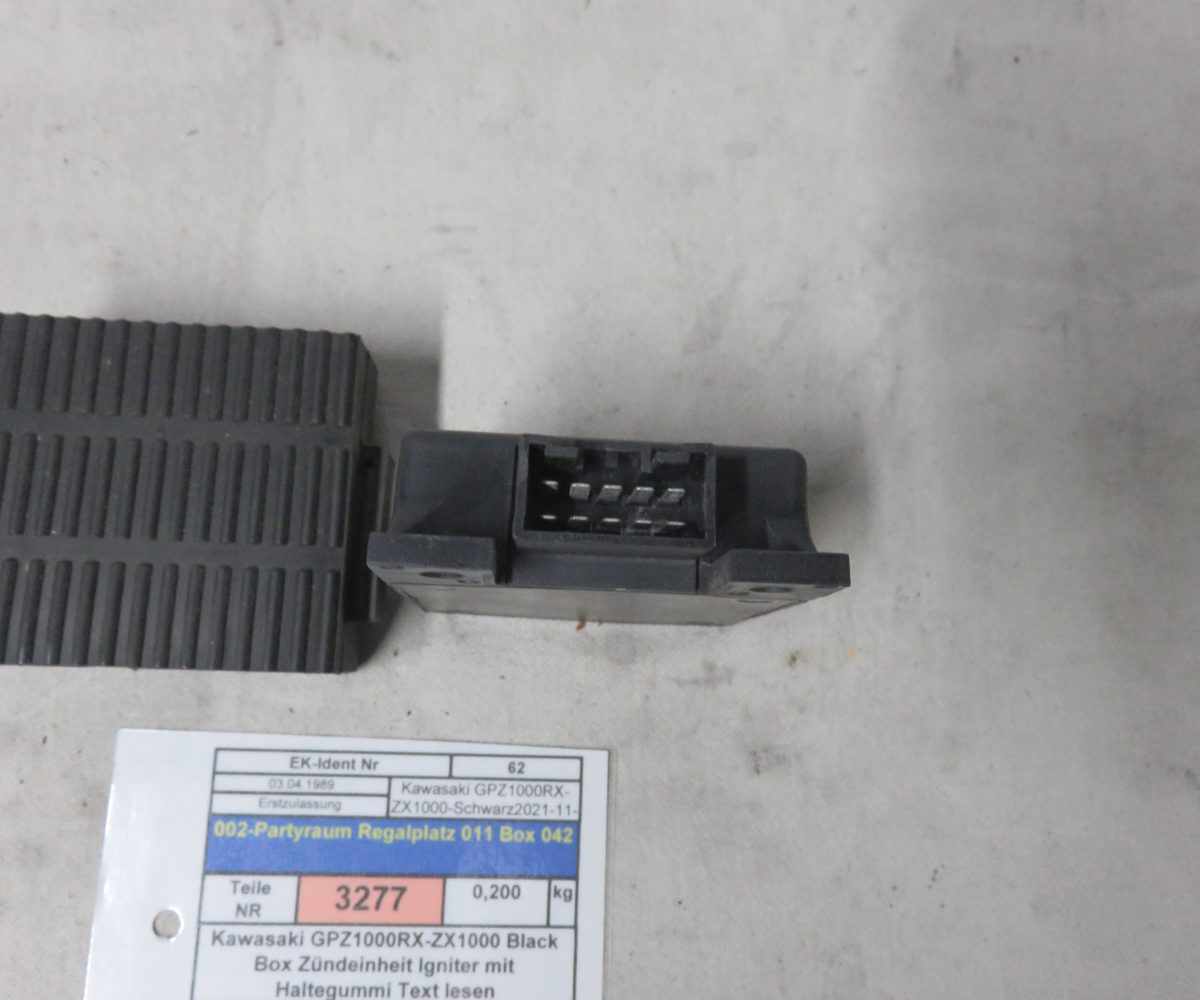 Kawasaki GPZ1000RX-ZX1000 Black Box Zündeinheit Igniter mit Haltegummi Text lesen Kennung 3277 Preis VHB