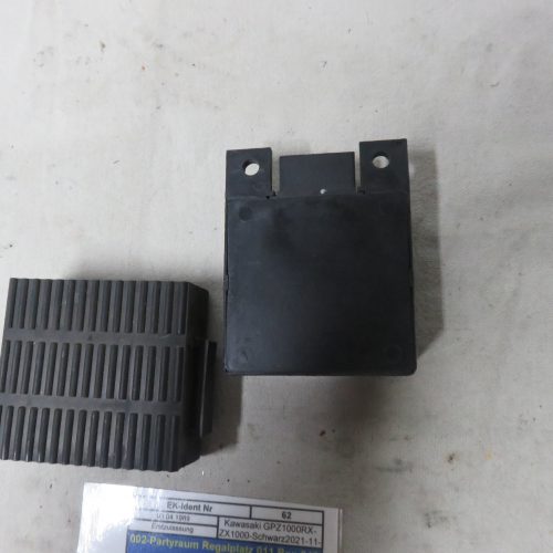 Kawasaki GPZ1000RX-ZX1000 Black Box Zündeinheit Igniter mit Haltegummi Text lesen Kennung 3277 Preis VHB
