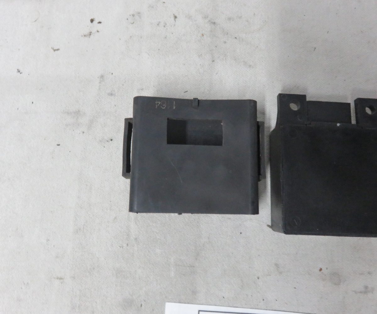 Kawasaki GPZ1000RX-ZX1000 Black Box Zündeinheit Igniter mit Haltegummi Text lesen Kennung 3277 Preis VHB