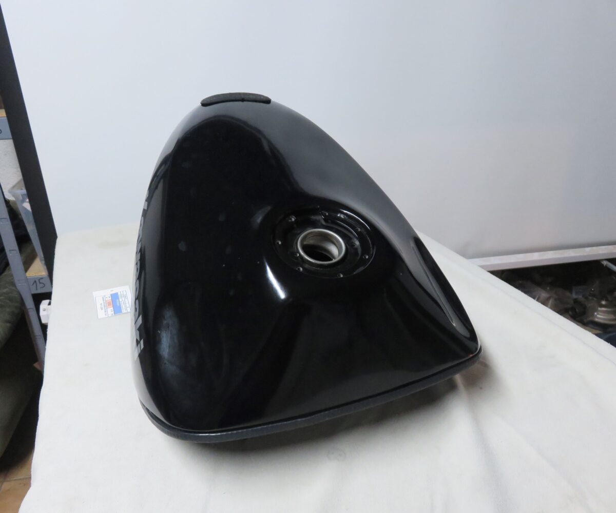 Kawasaki GPZ1000RX-ZX1000 Tank TEXT LESEN Kennung 3352 Preis VHB