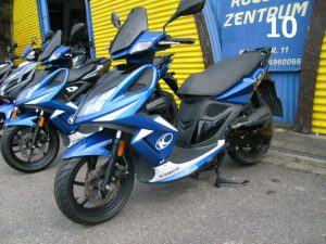 01_Kymco-Super-8-50-blau-schwarz-16.04.25-01