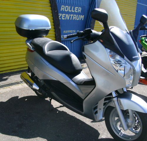 Honda Swing 125 ABS WIE NEU Nur 11.600km Keine Kratzer Scheckheft gepflegt