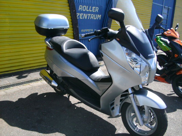 Honda Swing 125 ABS WIE NEU Nur 11.600km Keine Kratzer Scheckheft gepflegt