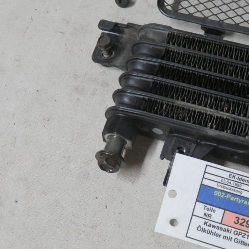 Kawasaki GPZ1000RX-ZX1000 Ölkühler mit Gitter und Schrauben Kennung 3297 Preis VHB