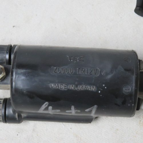 Kawasaki GPZ1000RX-ZX1000 Zündspule mit Halter Zyl 1+4 Kennung 3299 Preis VHB
