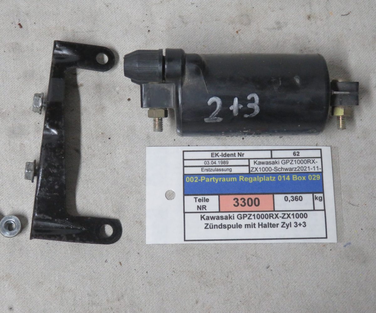 Kawasaki GPZ1000RX-ZX1000 Zündspule mit Halter Zyl 2+3 Kennung 3300 Preis VHB