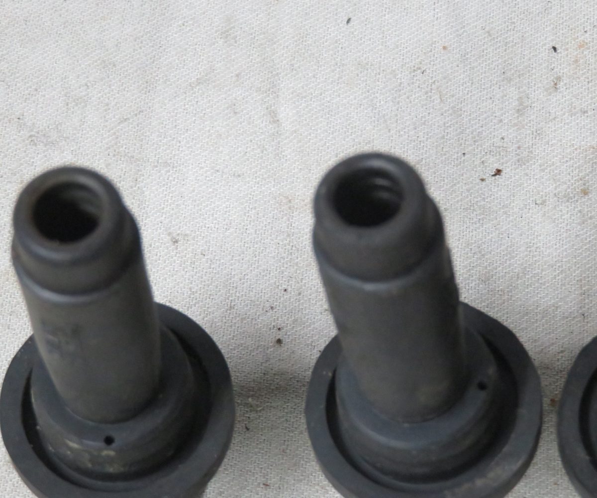 Kawasaki GPZ1000RX-ZX1000 Zündkerzensstecker nur Setverkauf Kennung 3302 Preis VHB