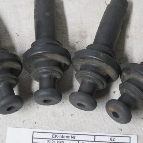 Kawasaki GPZ1000RX-ZX1000 Zündkerzensstecker nur Setverkauf Kennung 3302 Preis VHB