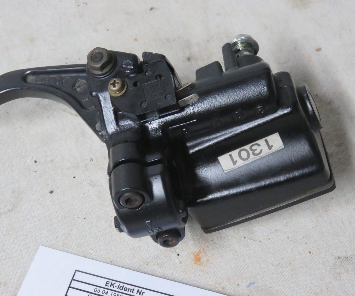 Kawasaki GPZ1000RX-ZX1000 Bremspumpe Vorderradbremse mit Hebel Kennung 3306 Preis VHB