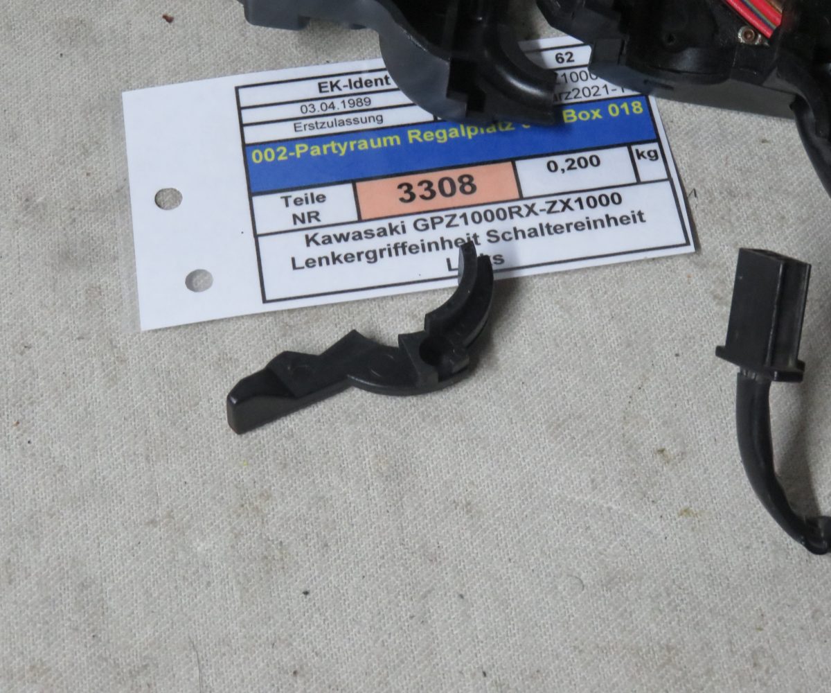 Kawasaki GPZ1000RX-ZX1000 Lenkergriffeinheit Schaltereinheit Links Kennung 3308 Preis VHB