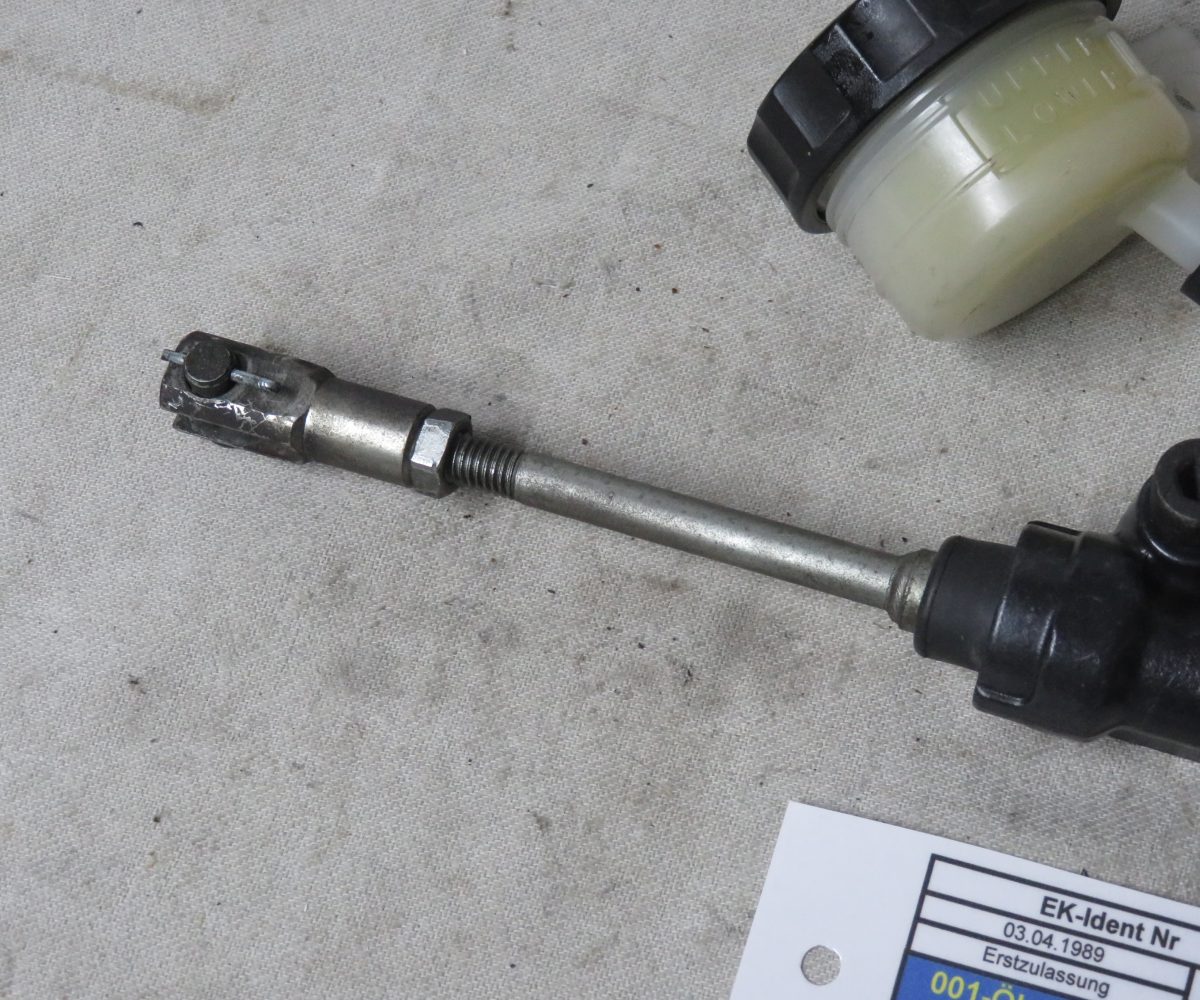 Kawasaki GPZ1000RX-ZX1000 Bremspumpe hinten TEXT lesen Kennung 3317 Preis VHB