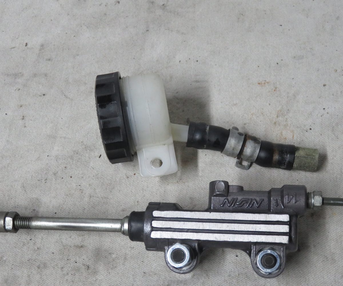 Kawasaki GPZ1000RX-ZX1000 Bremspumpe hinten TEXT lesen Kennung 3317 Preis VHB