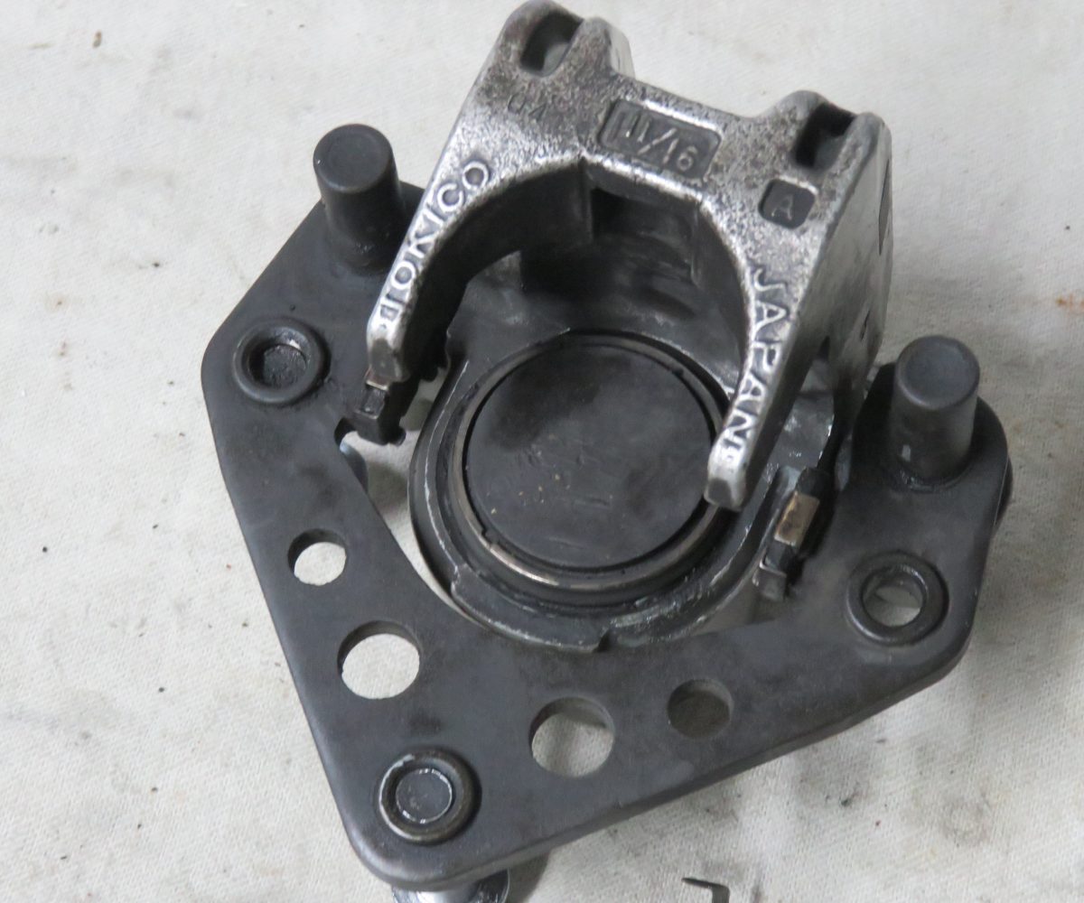 Kawasaki GPZ1000RX-ZX1000 Bremssattel Rechts vorn mit Halter Text lesen Kennung 3318 Preis VHB