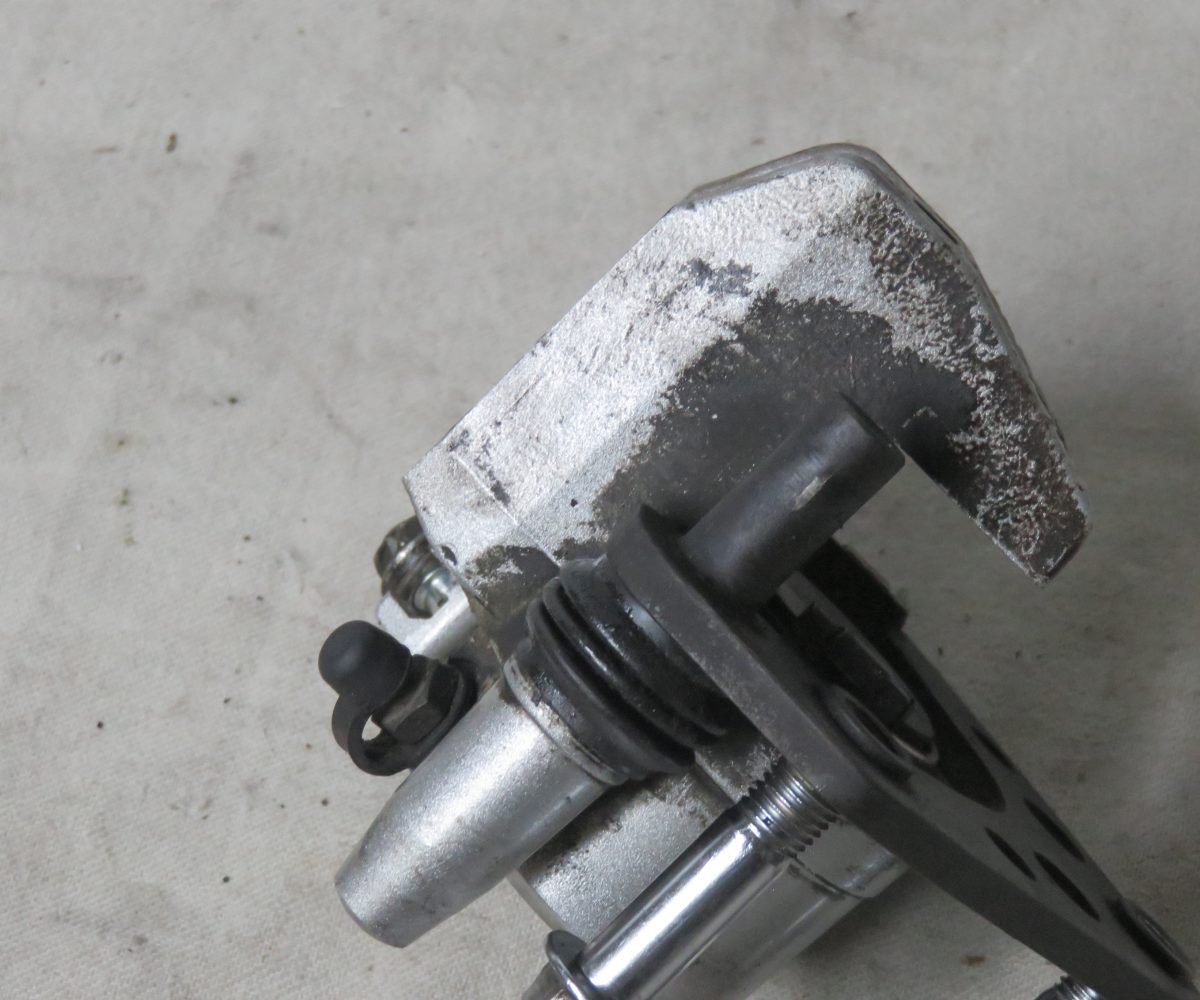 Kawasaki GPZ1000RX-ZX1000 Bremssattel Rechts vorn mit Halter Text lesen Kennung 3318 Preis VHB