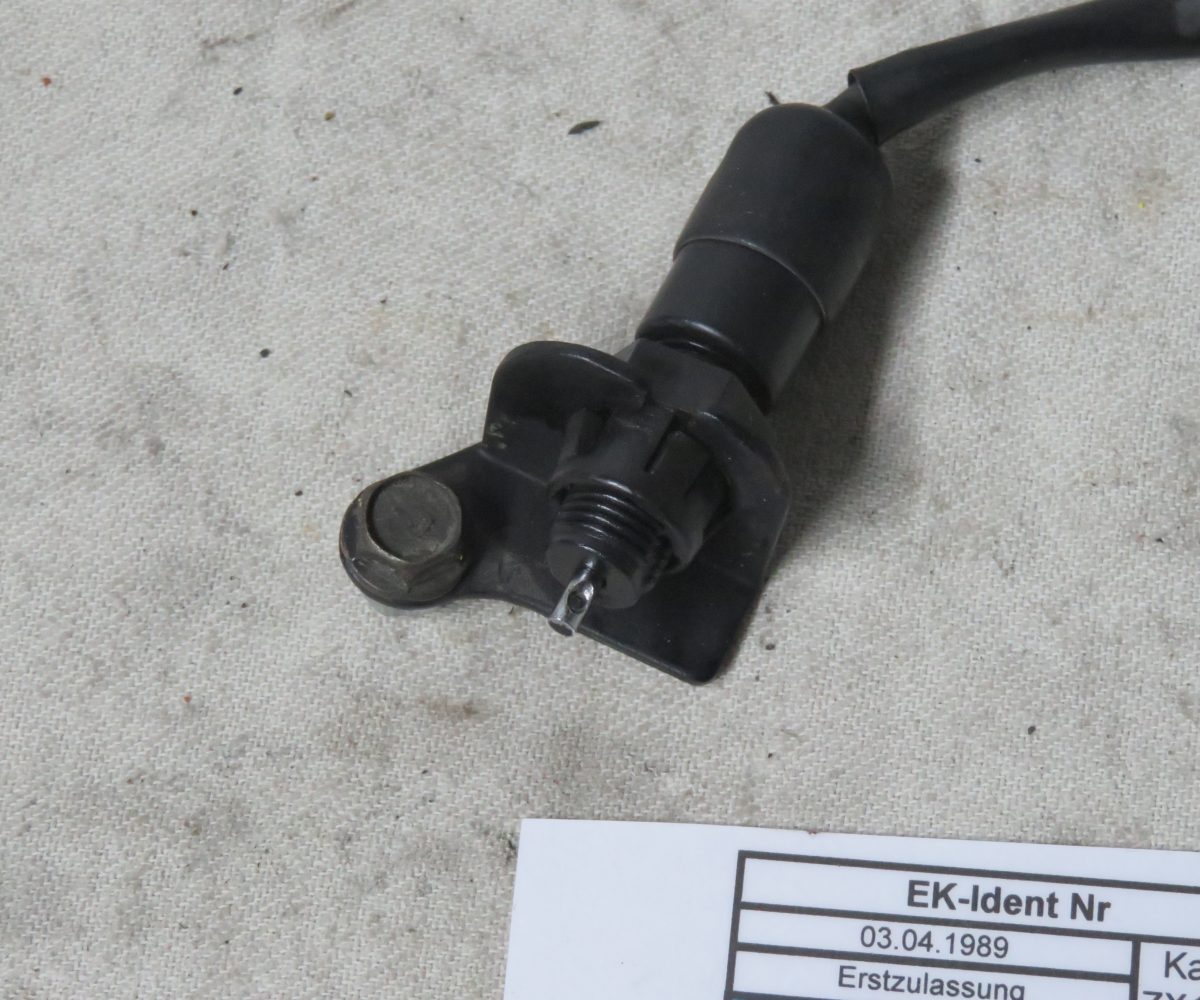 Kawasaki GPZ1000RX-ZX1000 Bremslichtschalter mit Halter hinten Kennung 3323 Preis VHB