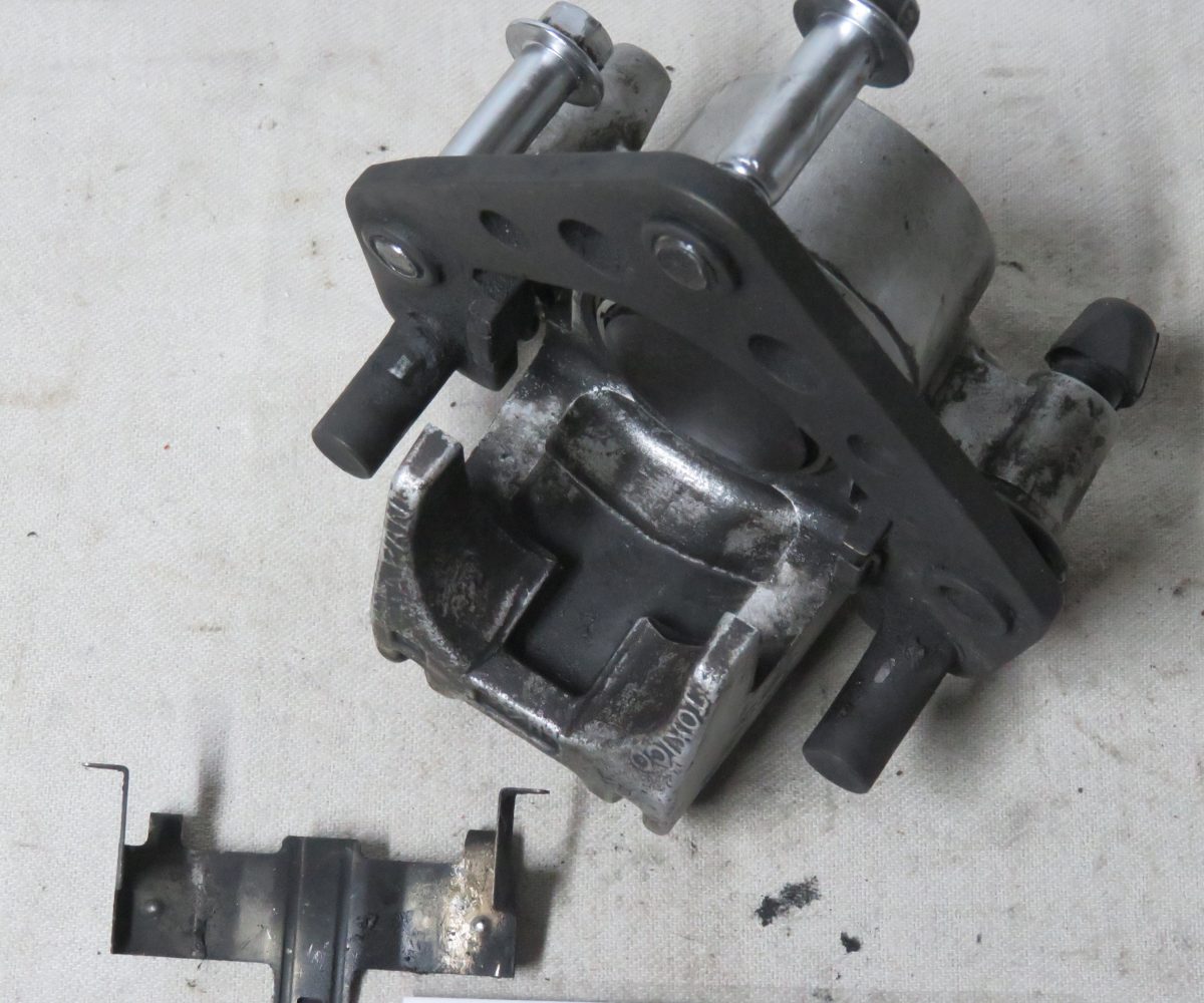 Kawasaki GPZ1000RX-ZX1000 Bremssattel Links vorn mit Halter Text lesen Kennung 3325 Preis VHB