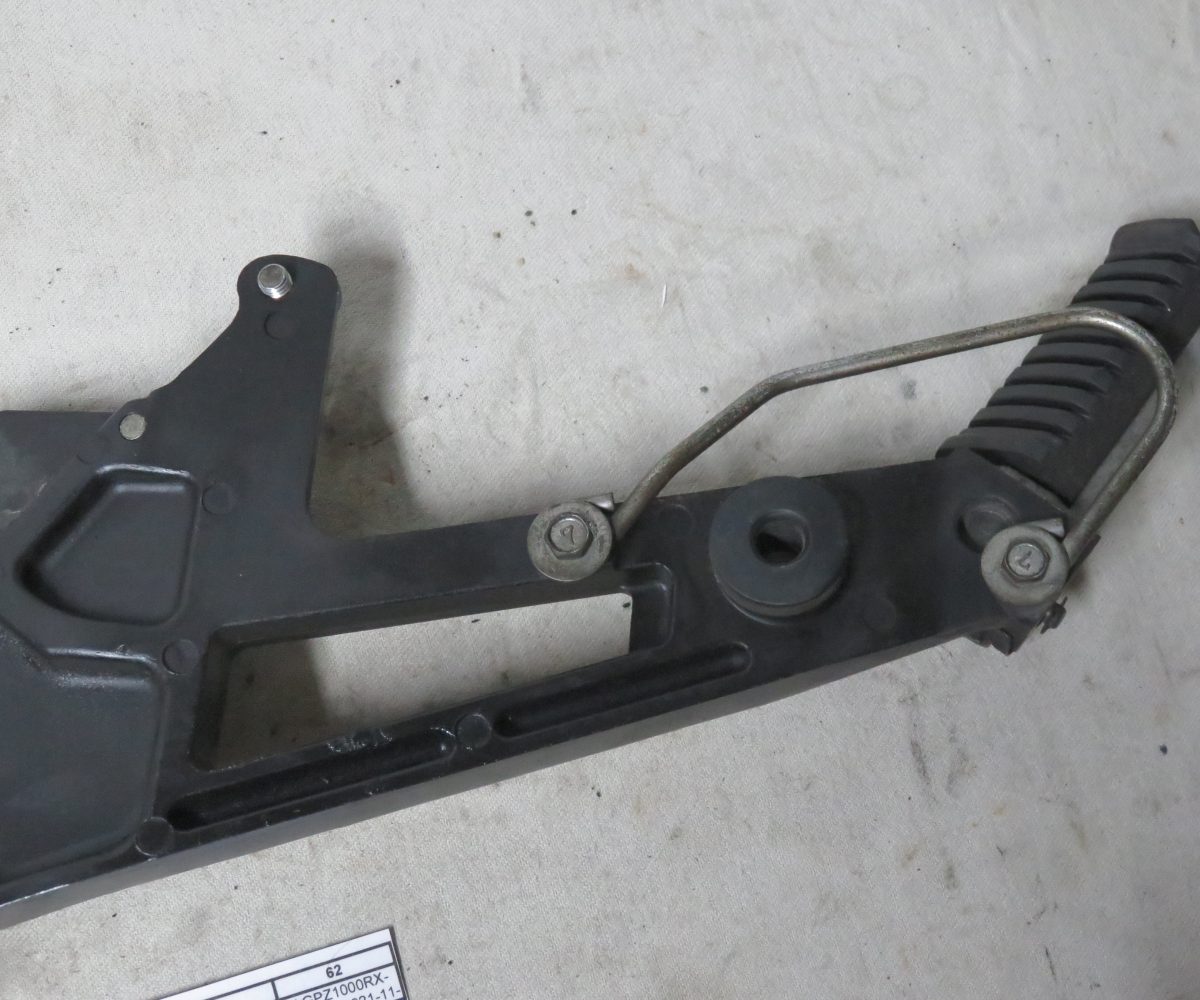 Kawasaki GPZ1000RX-ZX1000 Fußrasterplatte Rechts Kennung 3326