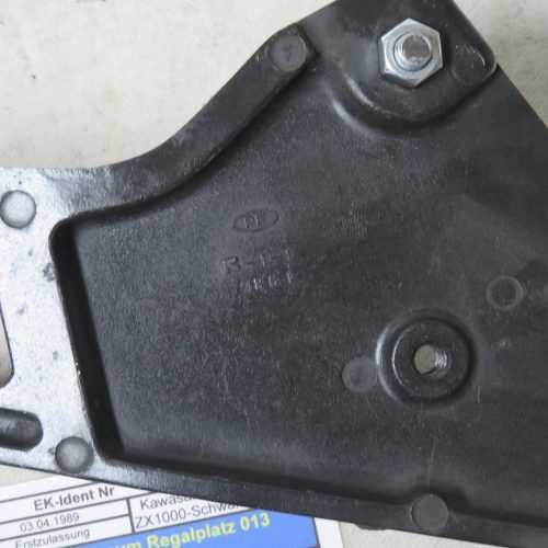 Kawasaki GPZ1000RX-ZX1000 Fußrasterplatte Links Kennung 3327